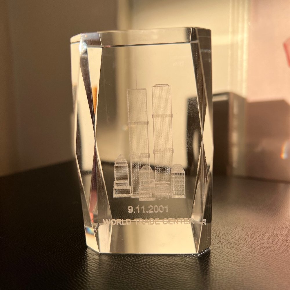 9.11.2001 World Trade Center Twin Towers New York Paperweight